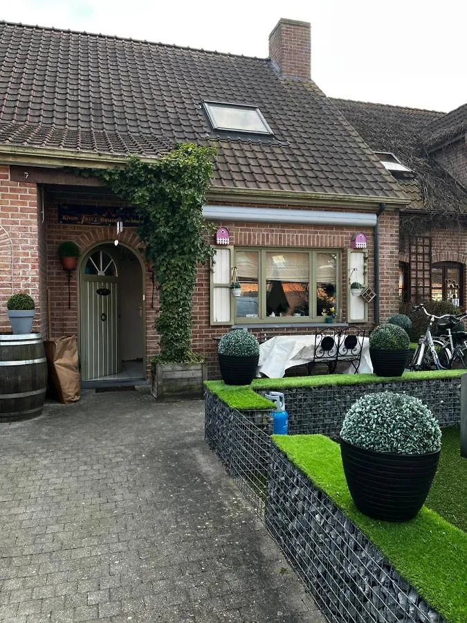 Отель Khon Thai'S House Brugge Гостевой дом Брюгге